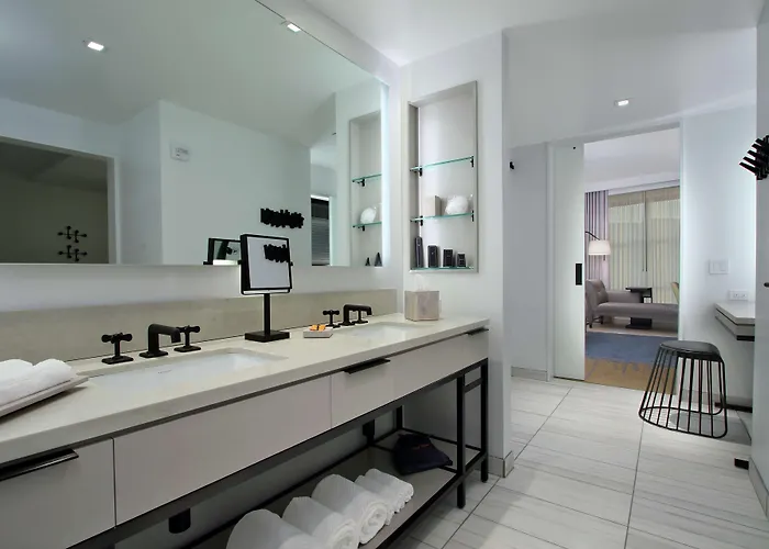 Canopy By Hilton Downtown Short North 4*