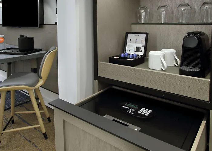 Hotel Canopy By Hilton Downtown Short North 4*