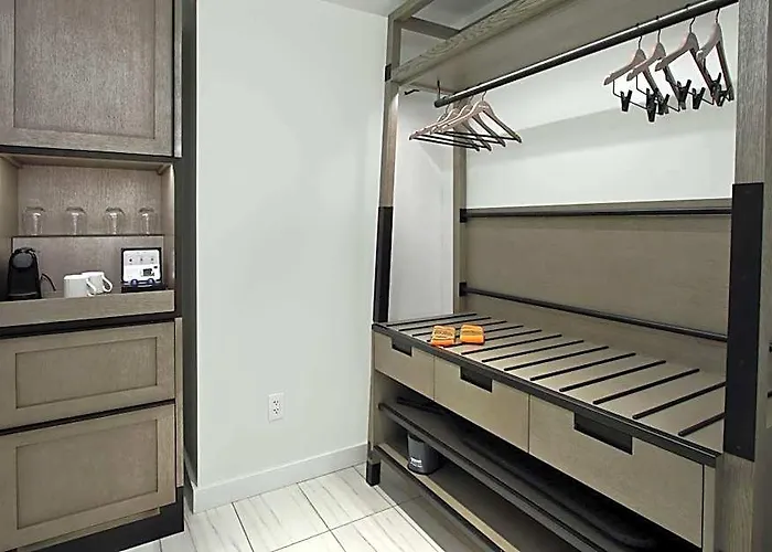 Hotel Canopy By Hilton Downtown Short North 4*